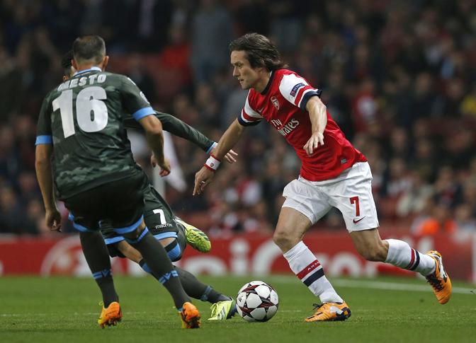 La squadra di Benitez cade all'Emirates  con due gol dell'Arsenal.  Nella foto, Tomas Rosicky e  Mesto. Ap